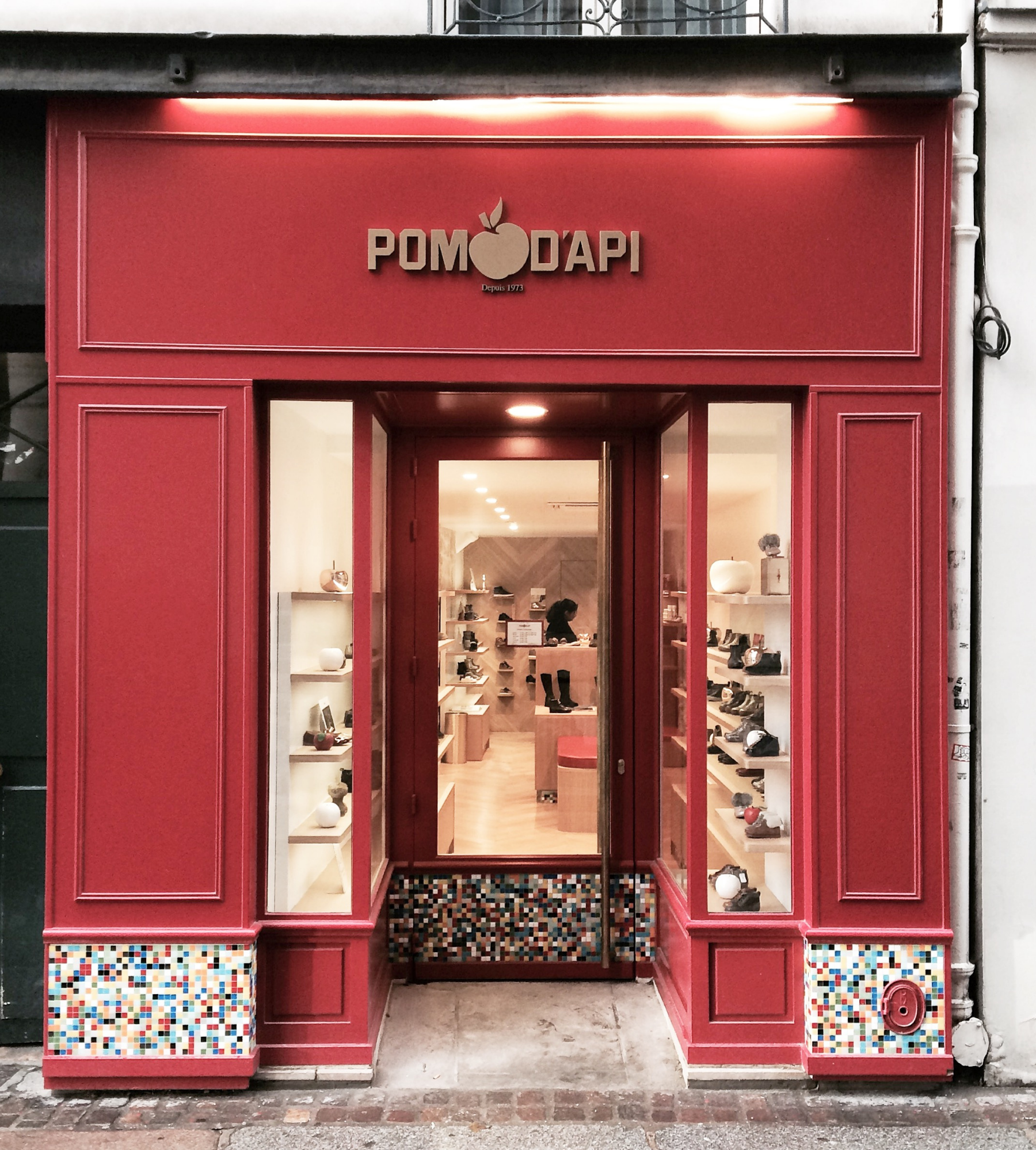 first pom dapi boutique