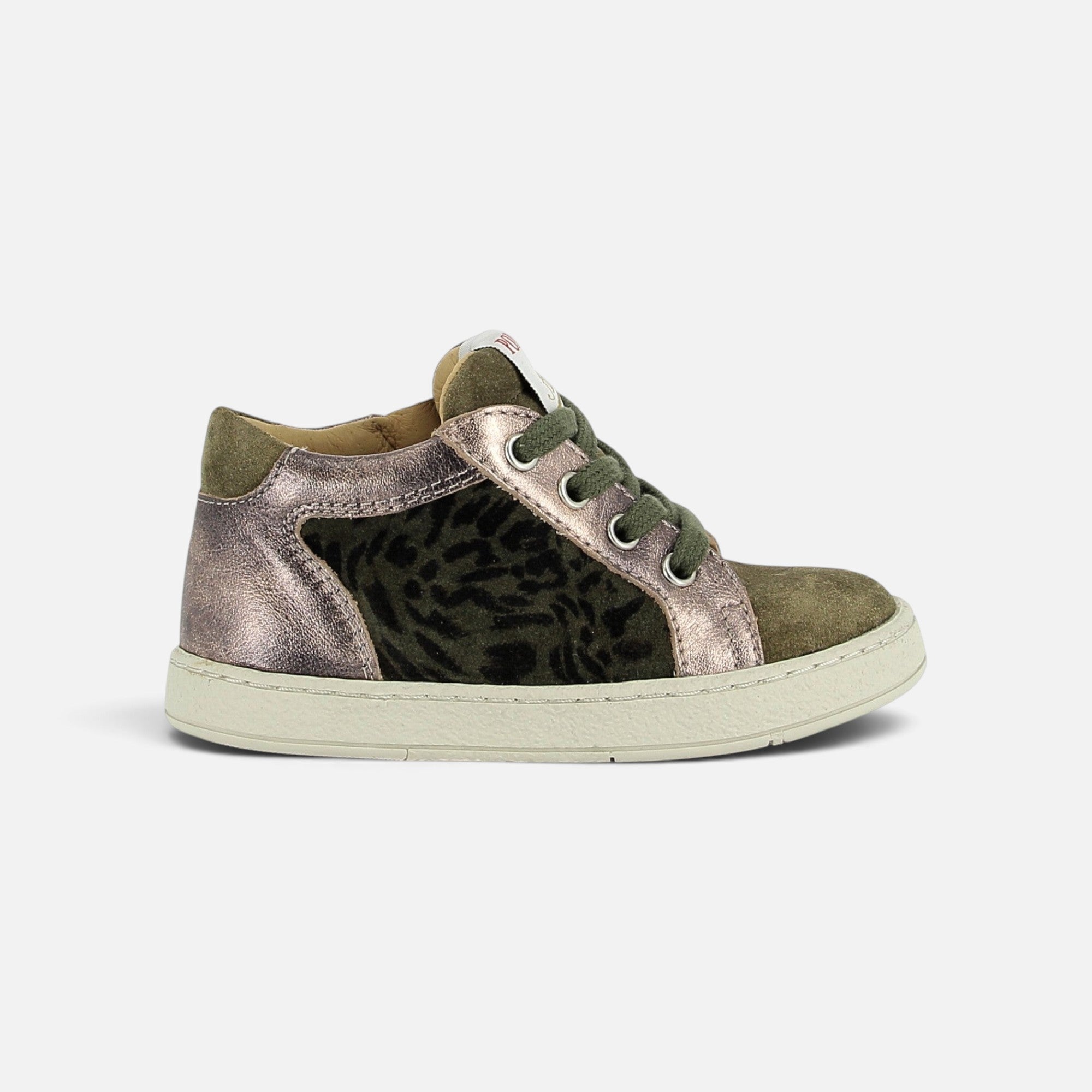 Basket montante Pom d'Api Mousse en cuir velours kaki et cuir métallisé bronze avec motif animalier