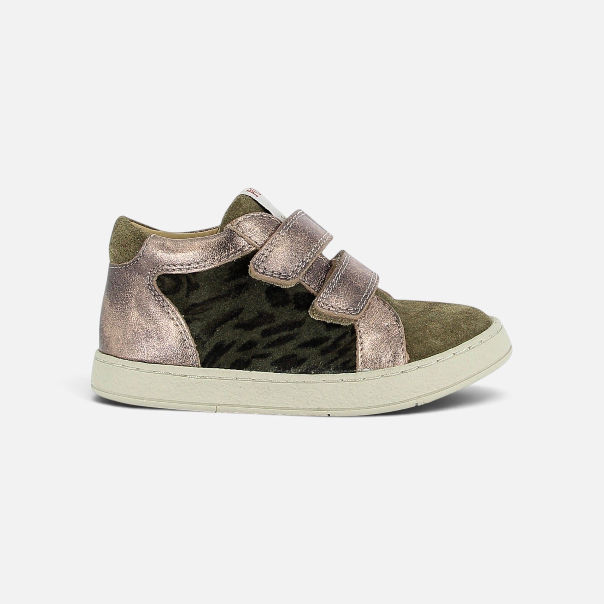 Basket Pom d'Api Mousse Easy Top en cuir velours kaki et cuir métallisé bronze avec fermetures velcro