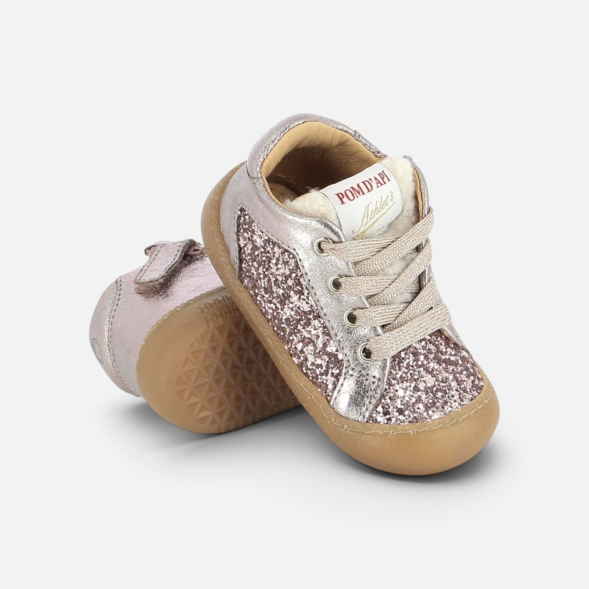 Chaussures barefoot Pom d'Api YAKA STAR couleur nude et argenté avec détails pailletés pour les premiers pas