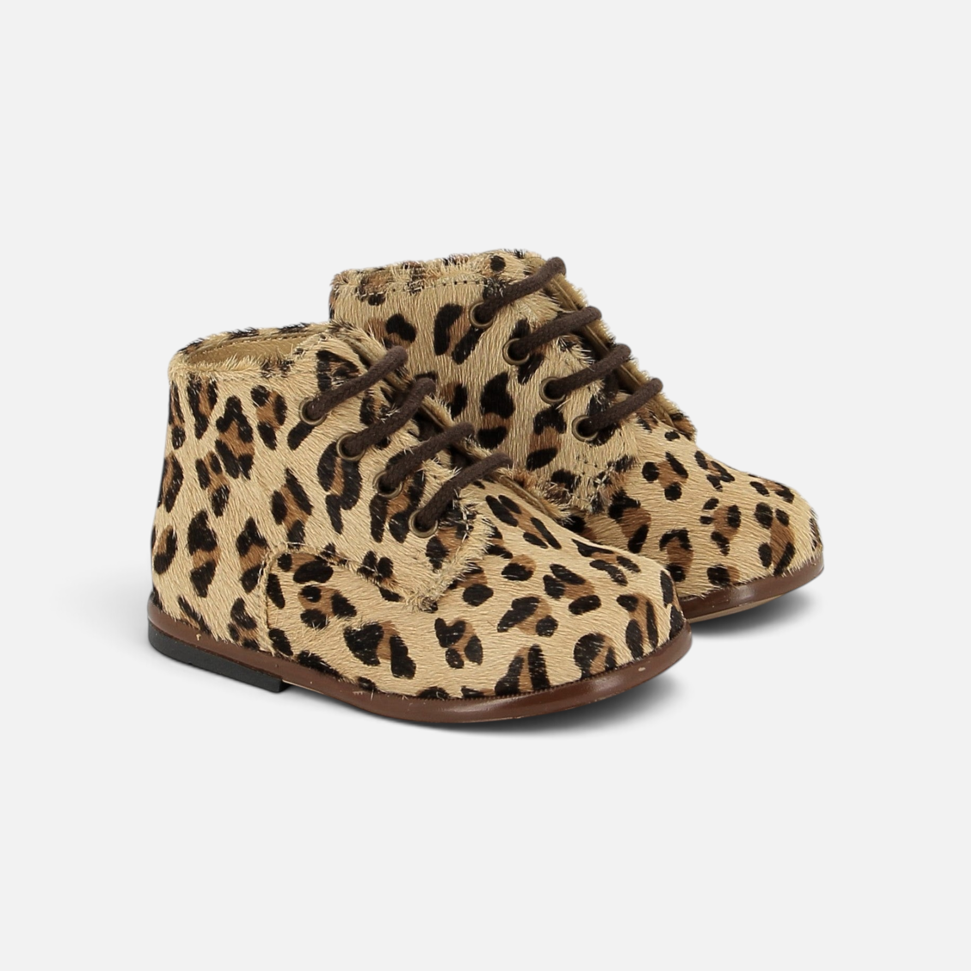 Chaussures premiers pas Pom d'Api en cuir façon poulain à motif léopard avec lacets marron et semelle antidérapante