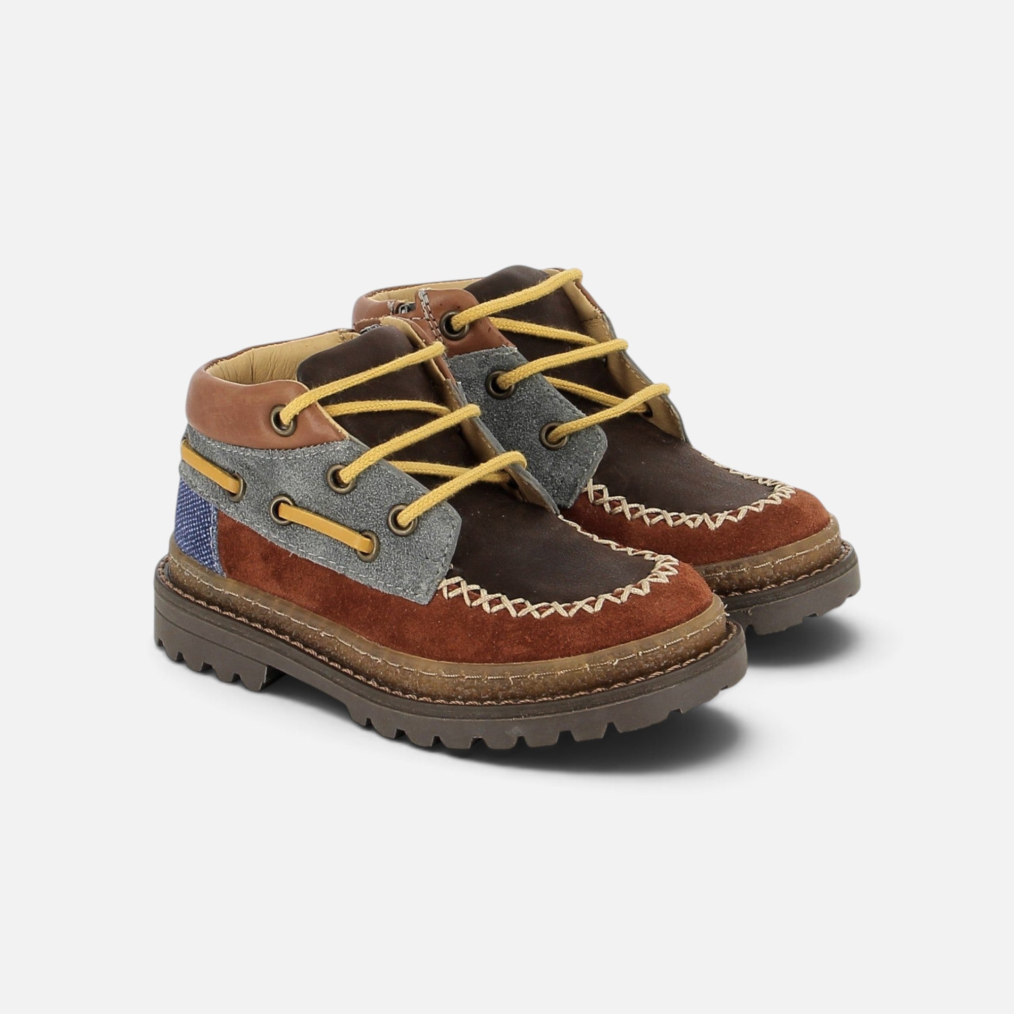 Chaussures enfant Pom d'Api Wall Boat en cuir brique et basilic avec lacets jaunes et semelle crantée robuste