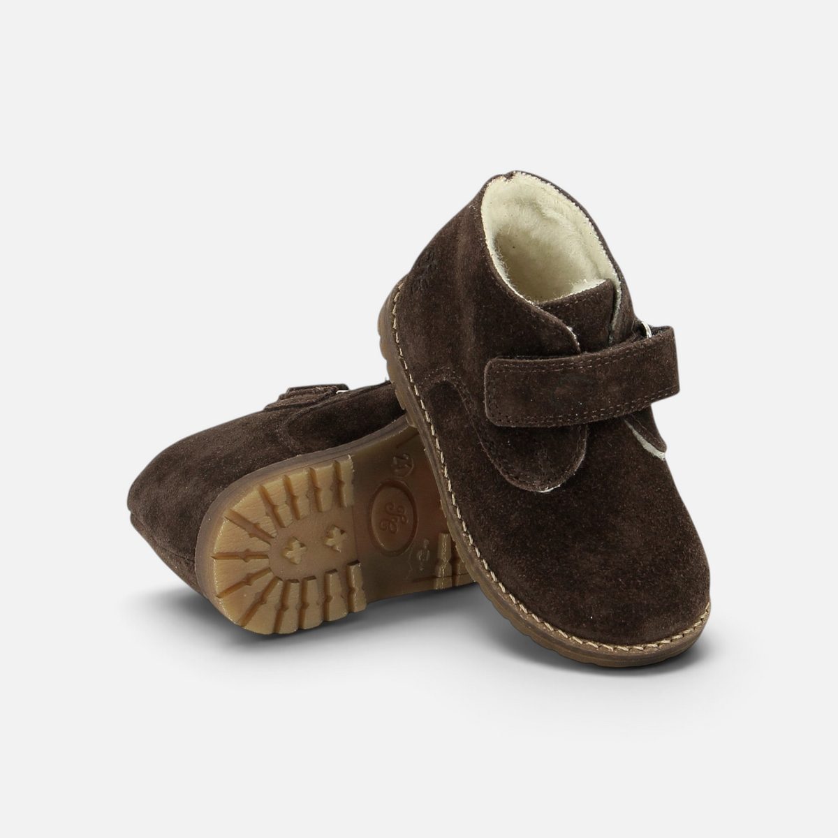 Chaussures premiers-pas Pom d'Api en cuir velours marron avec doublure chaude et fermeture velcro pratique
