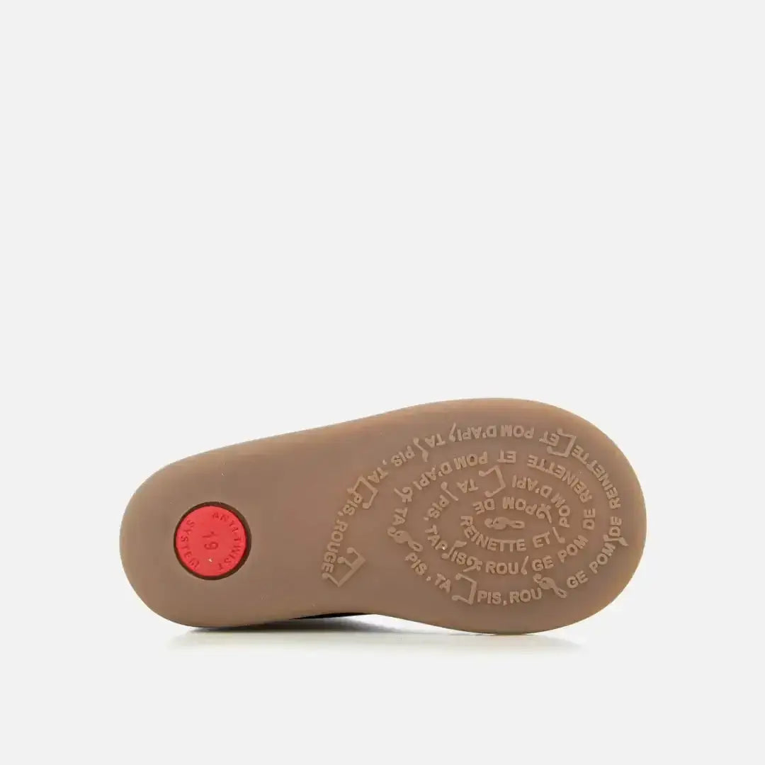 POM D'API EERSTE STAPPEN - STAND-UP LAARSJE - Pom d'Api