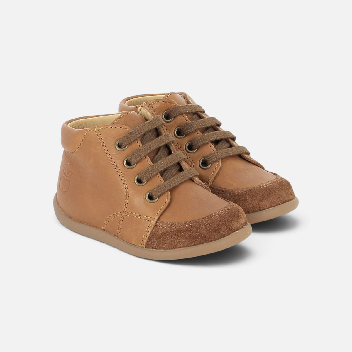 Pom d'Api 's first-step shoes in nappa leather color cuoio, with laces, a side zipper, and a flexible, non-slip sole