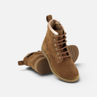 Bottines montantes Pom d'Api Trip Hi Lace SL en velours cognac avec lacets et finition dorée sur le col