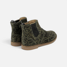 Bottines Chelsea Pom d'Api Trip en cuir kaki imprimé léopard avec zip latéral et semelle en caoutchouc souple