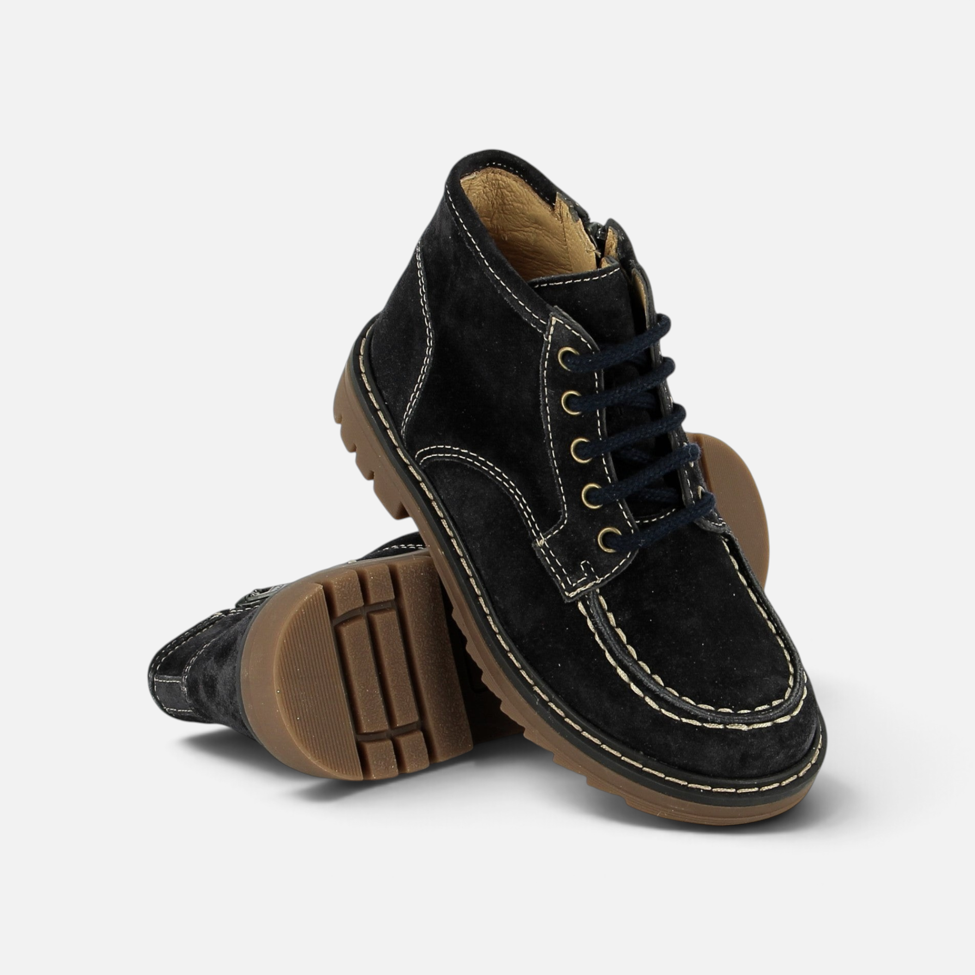 Bottines Pom d'Api Sid Lace Plato en velours noir avec semelle crantée épaisse et surpiqûres contrastées