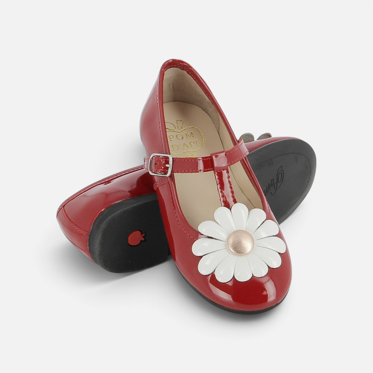 Pom d'Api ' Dory Flo ballet flats in red patent leather with a strap and a white daisy motif on the upper