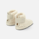 Chaussons layette Pom d'Api Gift Doudou en bouclette écru avec patte scratch ajustable pour bébé