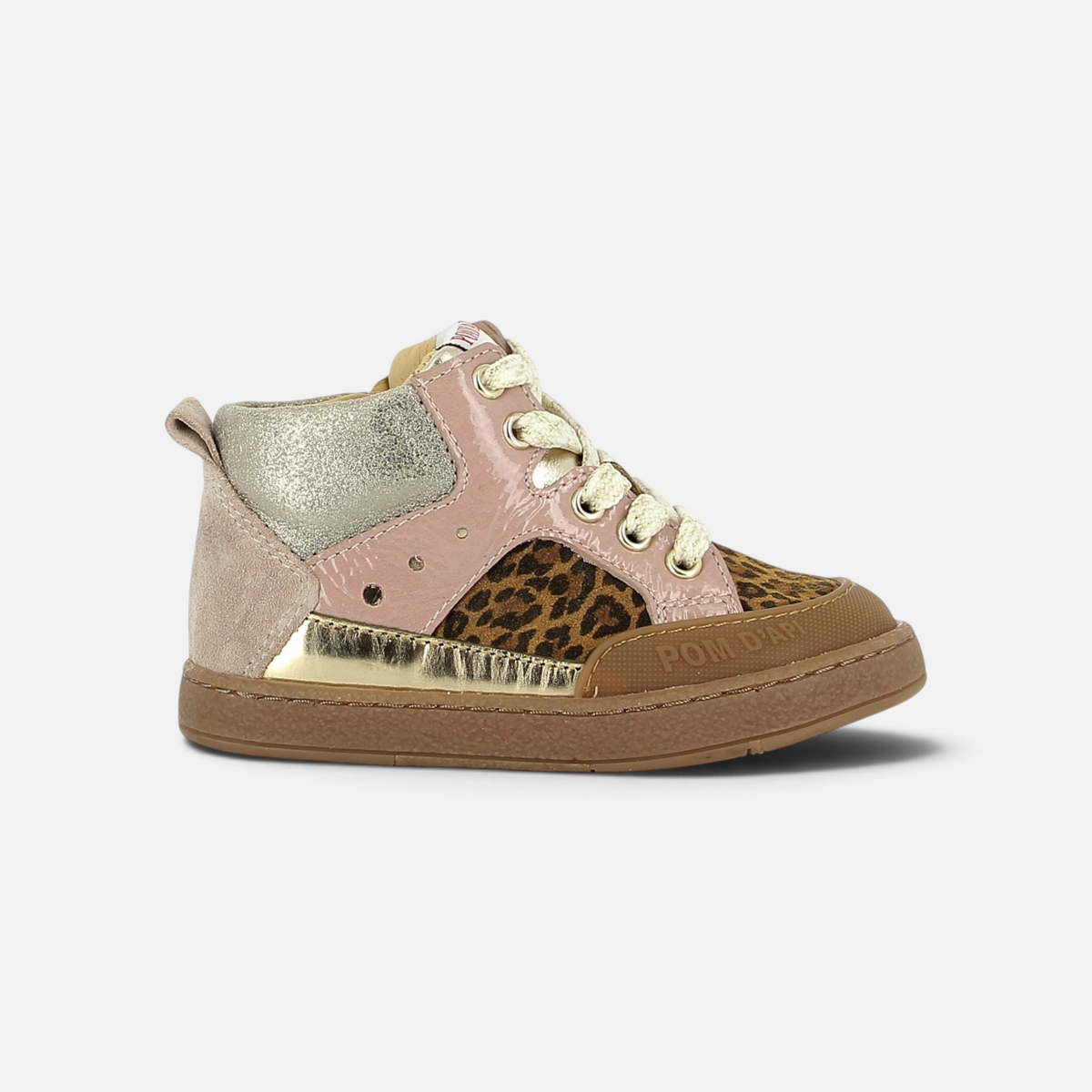 Basket Pom d'Api Mousse Bump pour bébé en cuir rose vernis, imprimé léopard et détails dorés avec fermeture velcro