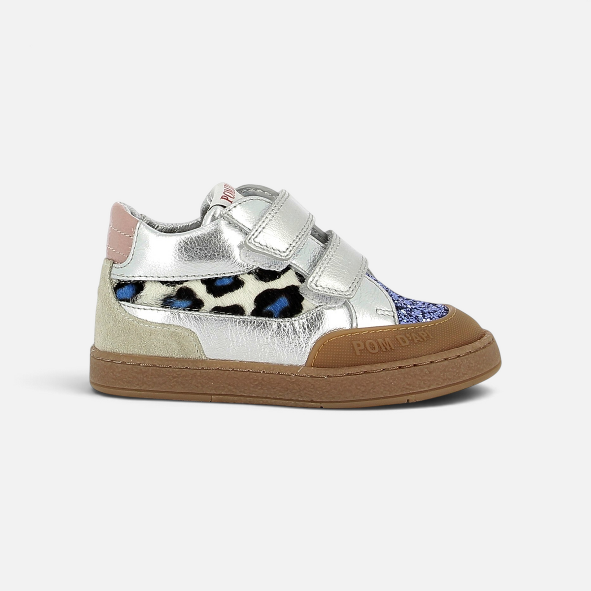 Basket Pom d'Api Mousse Backy en cuir argenté, bleu et blanc avec motif léopard et fermeture à double velcro