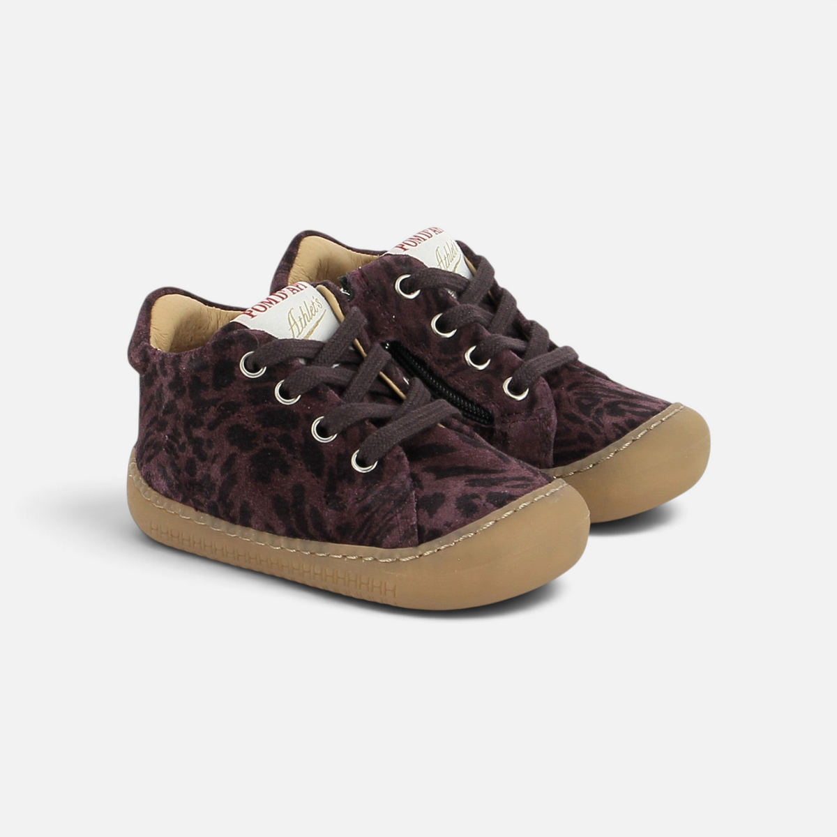 Chaussures barefoot Pom d'Api Yaka Walk Savana couleur prune avec motif léopard, semelle souple et lacets.