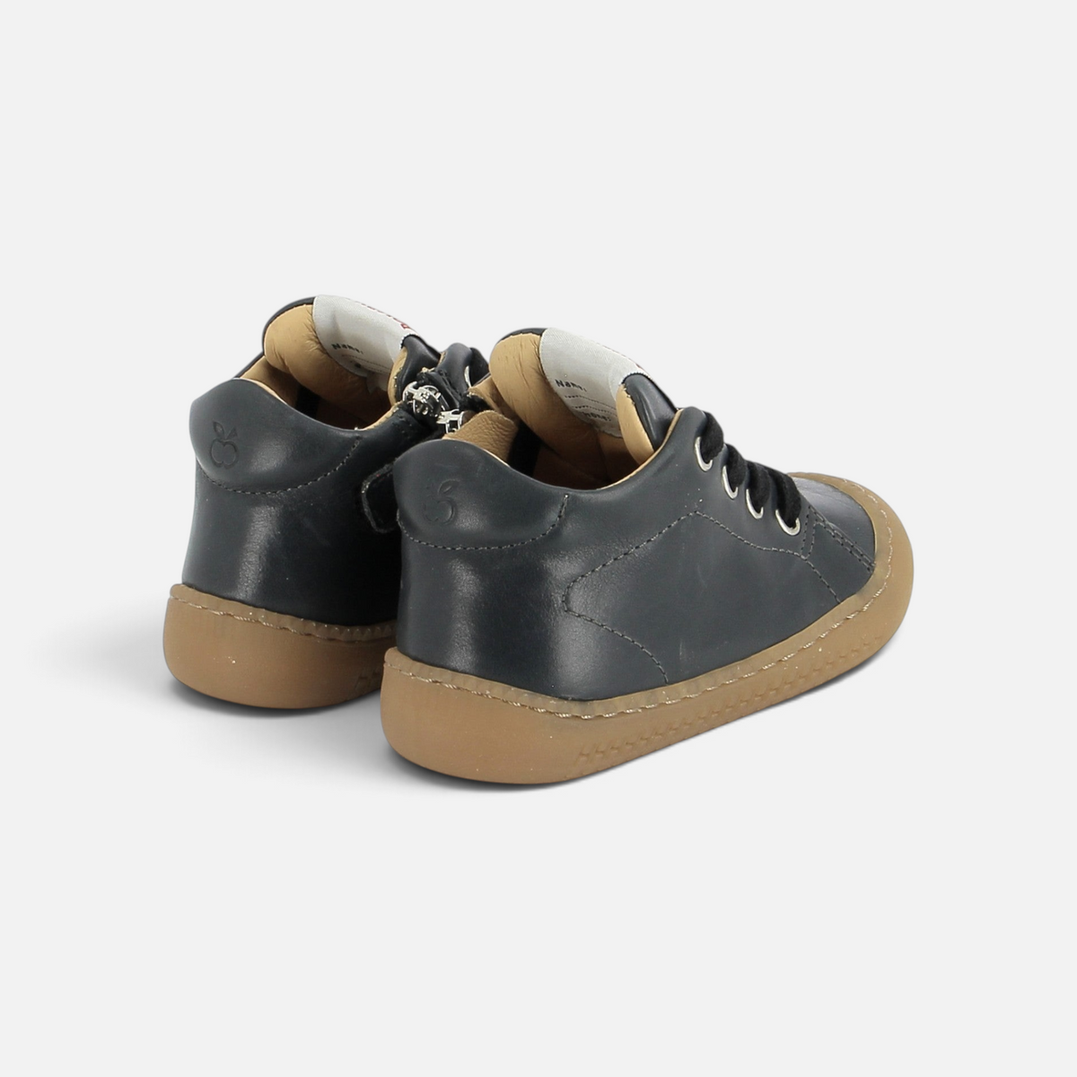 Chaussures barefoot Pom d'Api YAKA noires en cuir souple avec semelle plate et flexible pour les premiers pas