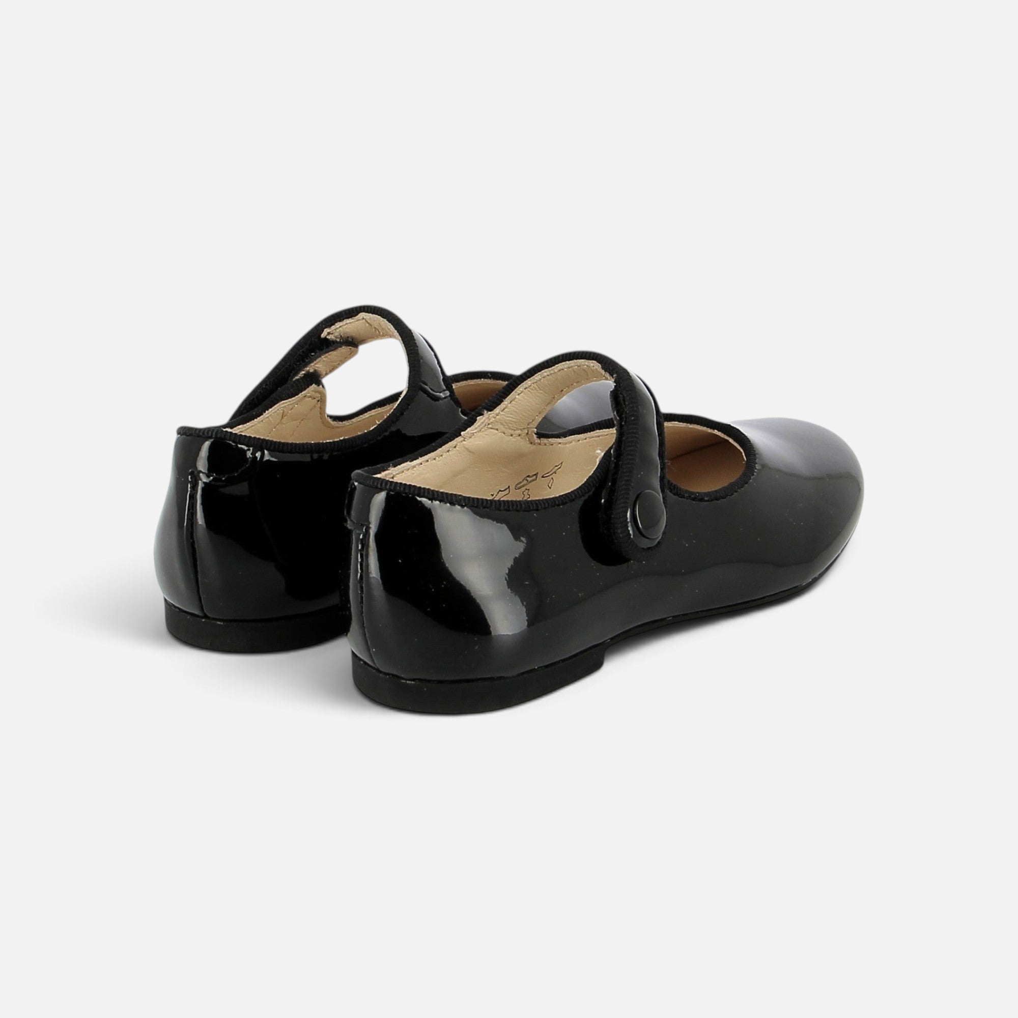 Ballerines Pom d'Api Daisy Baby en cuir vernis noir avec bride à scratch et bouton pression décoratif