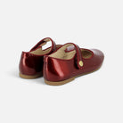 Ballerines Pom d'Api Daisy Baby en cuir vernis rouge rubis avec bride à bouton pression, vue arrière