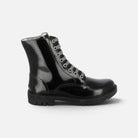 Boots Pom d'Api Sid Ranger en cuir noir verni avec semelle crantée épaisse et lacets gris, vue de profil.