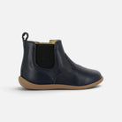 Bottines premiers pas Pom d'Api Stand-Up Buda en cuir bleu marine avec semelle souple et élastiques latéraux