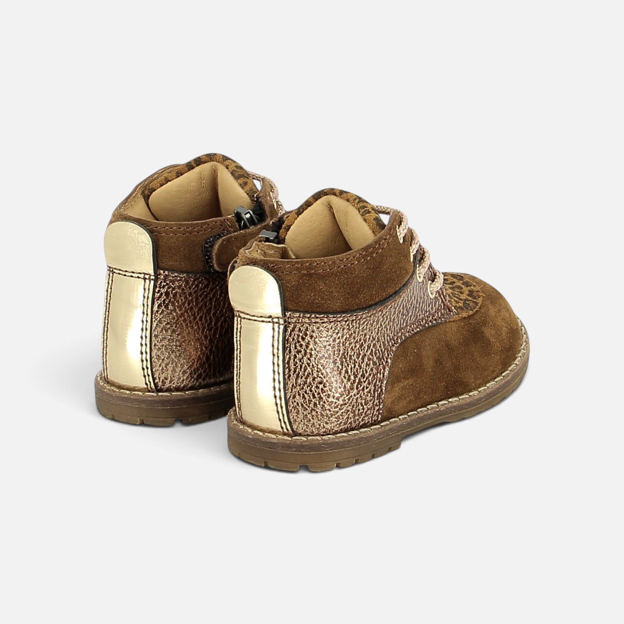 Bottines Pom d'Api Bob Hunter en cuir suédé marron et détails métallisés dorés avec semelle antidérapante