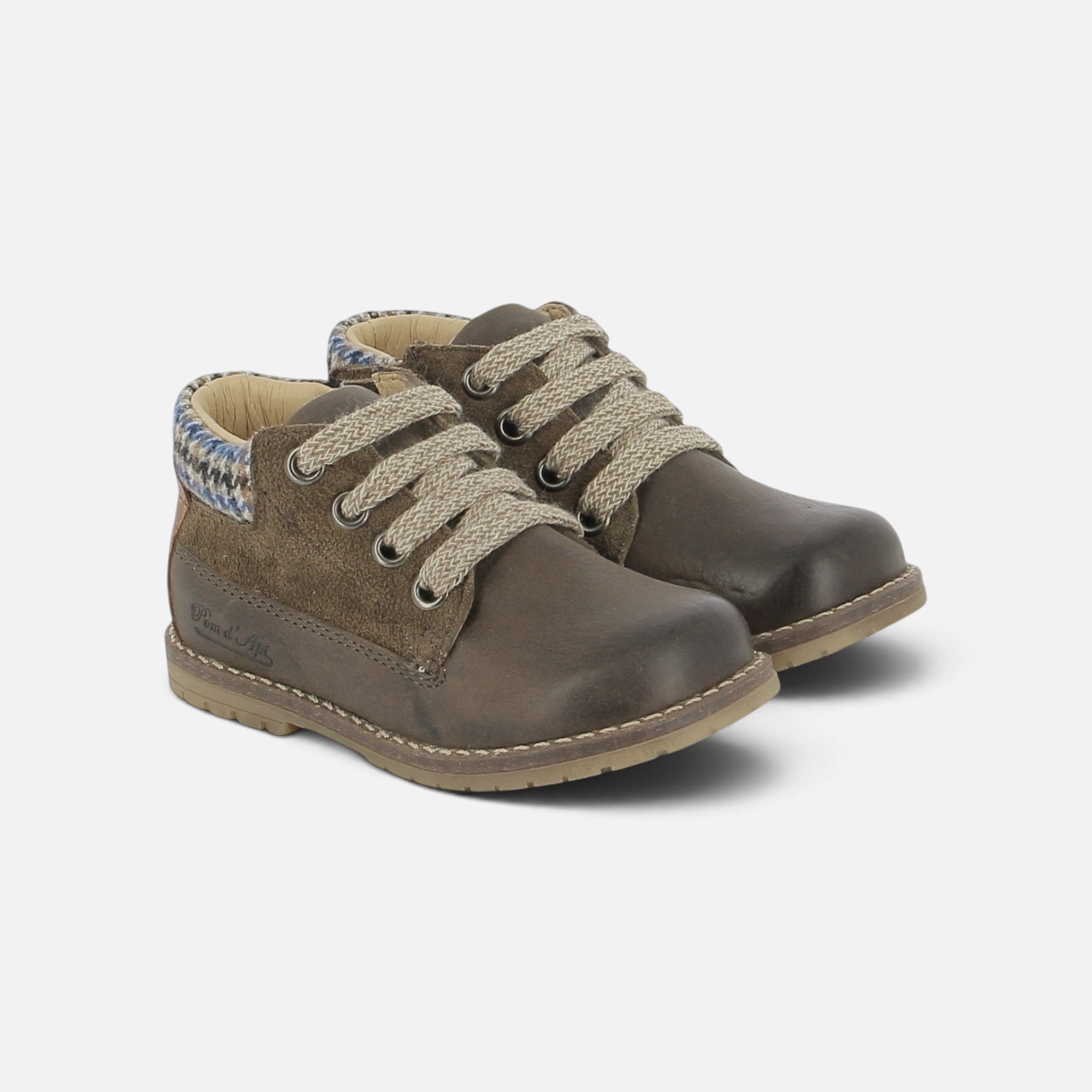Bottines Pom d'Api Bob Zip en velours brun mousse avec lacets épais, col matelassé et semelle antidérapante