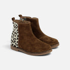 Bottines Pom d'Api Trip en cuir velours tabac avec empiècement arrière en cuir imprimé poney et fermeture zippée