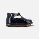 Chaussure salomé Pom d'Api pour bébé en cuir verni bleu marine avec bride à boucle et semelle souple