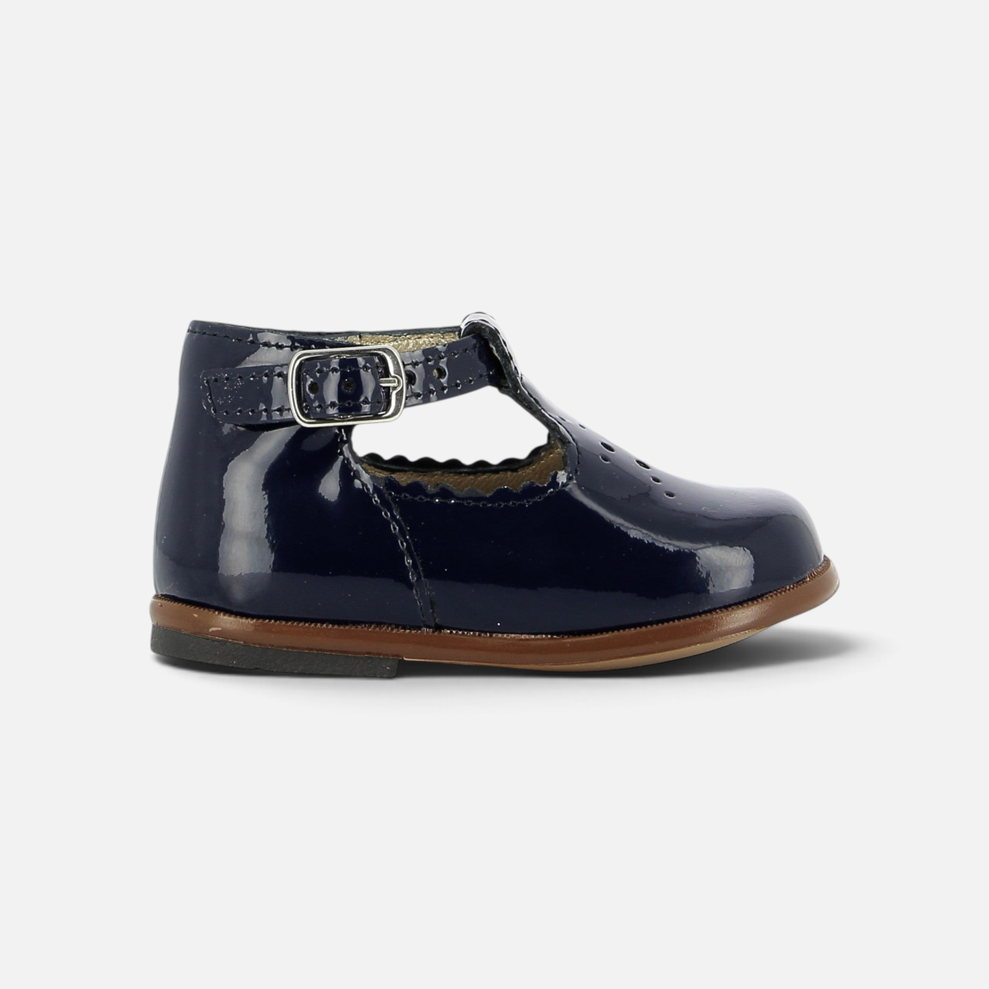Chaussure salomé Pom d'Api pour bébé en cuir verni bleu marine avec bride à boucle et semelle souple