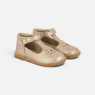 Chaussures salomé Pom d'Api en cuir laminé couleur cuivre avec perforations décoratives et bride réglable