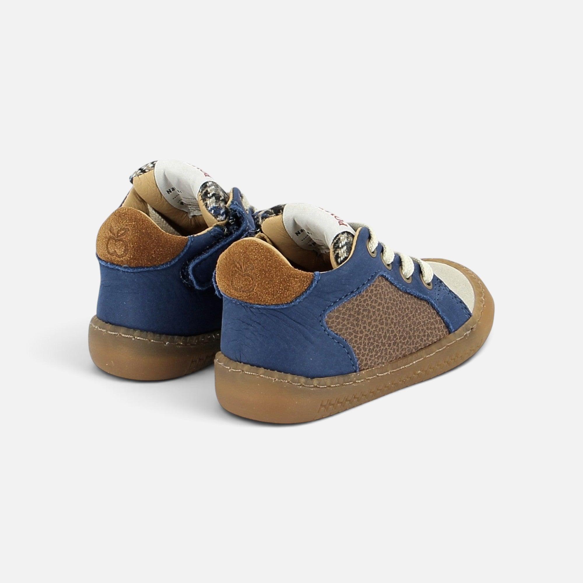 Chaussures barefoot Pom d'Api Yaka Star en nubuck bleu et marron avec semelle souple pour les premiers pas