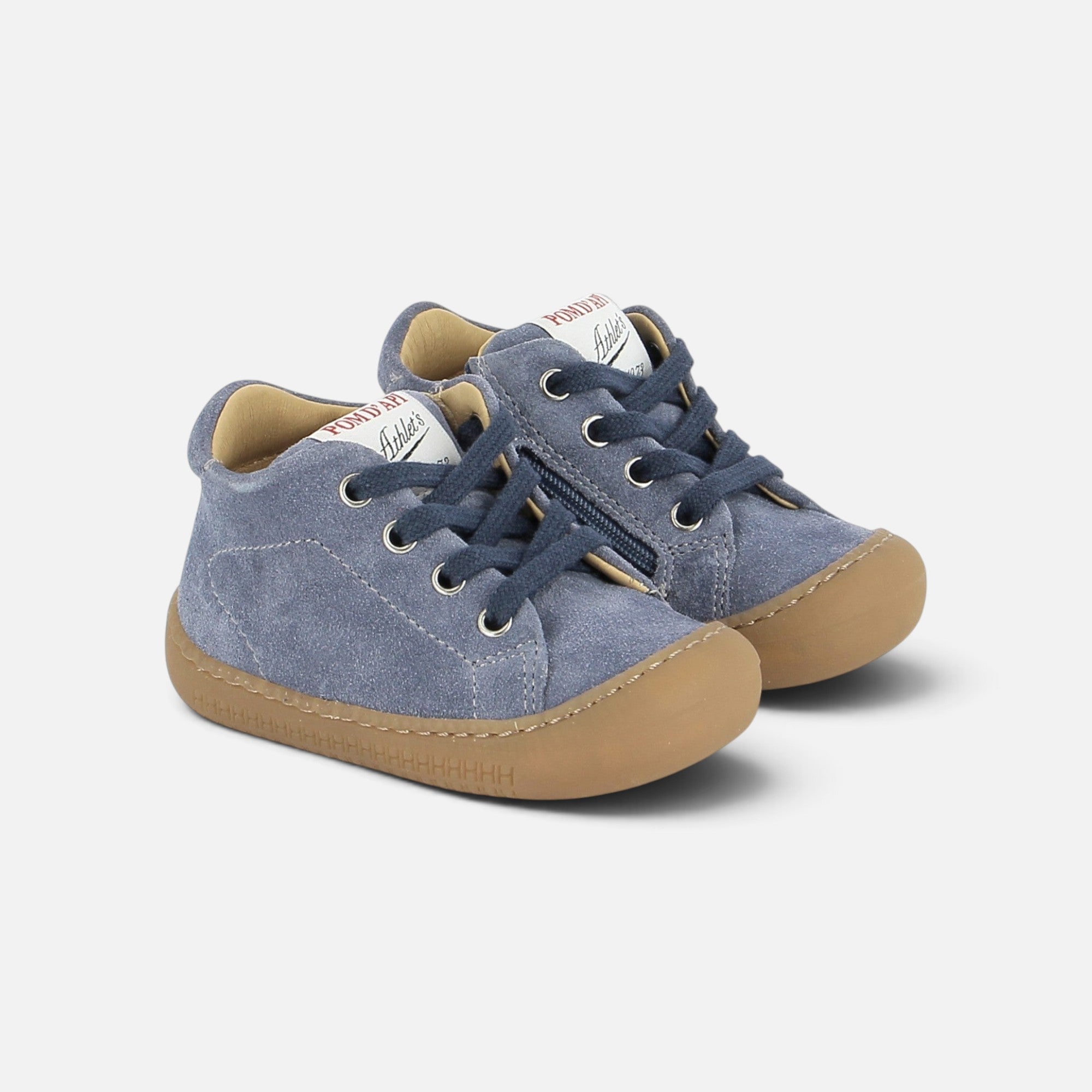 Chaussures barefoot Pom d'Api Yaka en velours bleu jeans avec semelle souple et lacets pour premiers pas