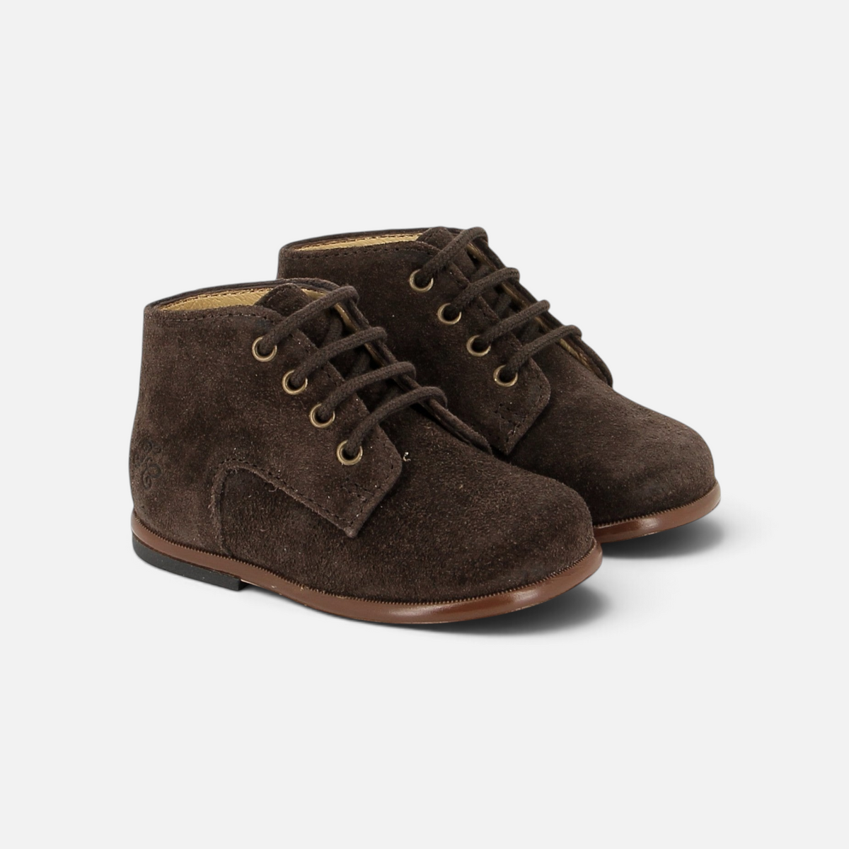 Chaussures premiers pas Pom d'Api en cuir suédé marron avec lacets et semelle antidérapante pour bébé