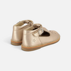 Chaussures salomé Pom d'Api en cuir laminé couleur cuivre avec bride réglable et détails perforés