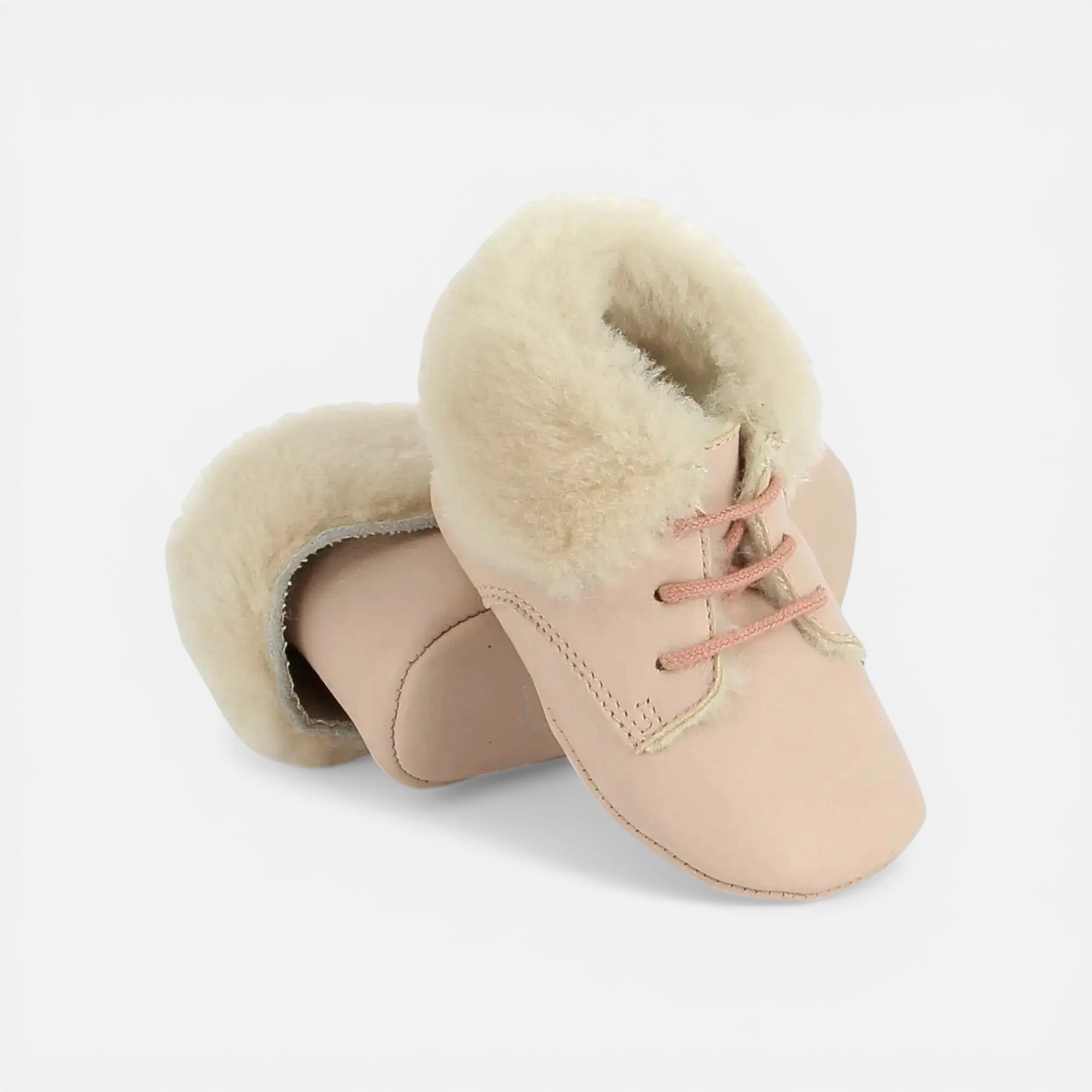 SCHUHE aus TC 15 FIRST FUR – GLATTES LEDER – PUDER